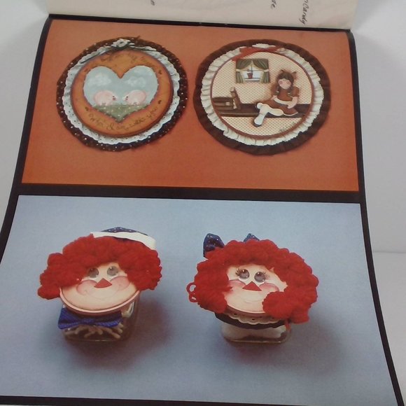 Pricilla Hauser Presents "Hoop Hoop Hurrah for Canvas Painting! 1982 LOT#6 - Picture 4 of 6